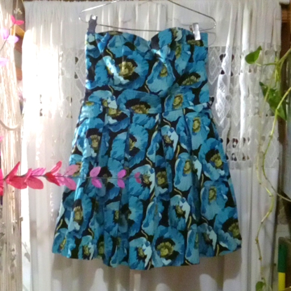 Floral fitted mini dress 👗